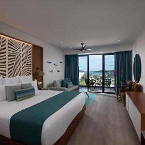Junior Suite Partial Ocean View King